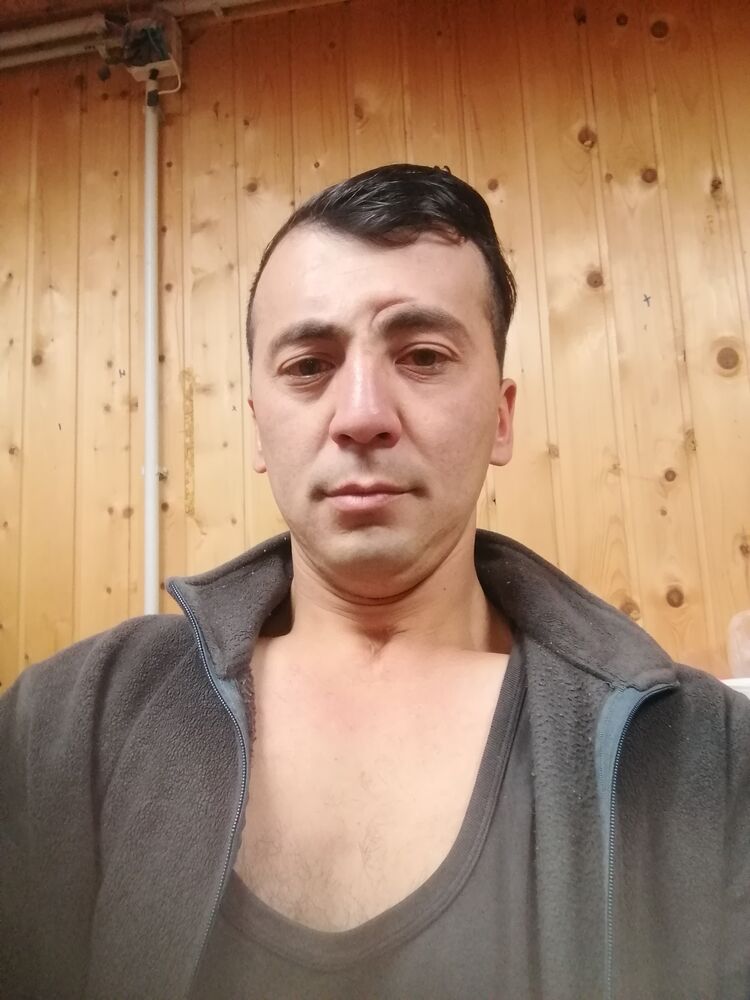 44071384  Faridjon, 35 ,    