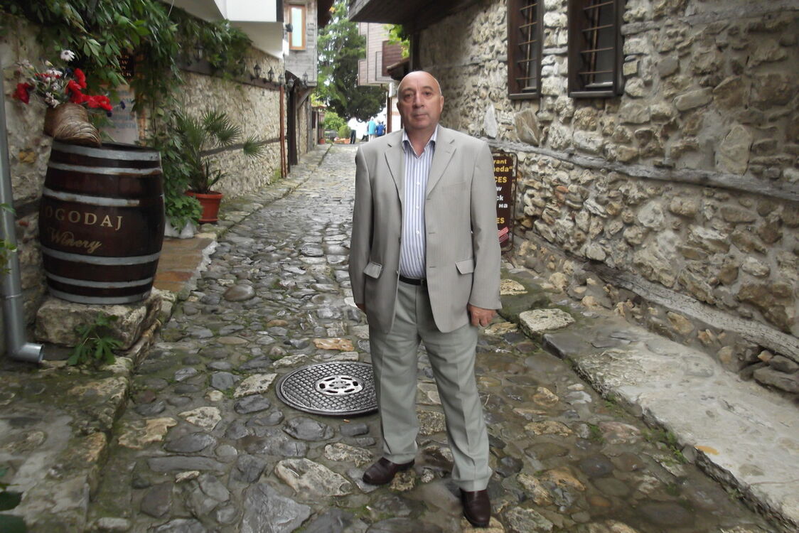  ,   Konstantin, 65 ,   c 
