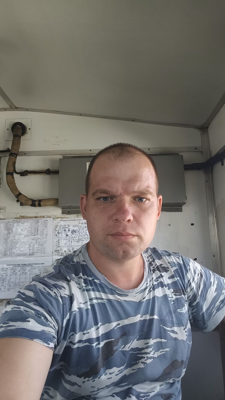  53329174  Viktor, 35 ,    