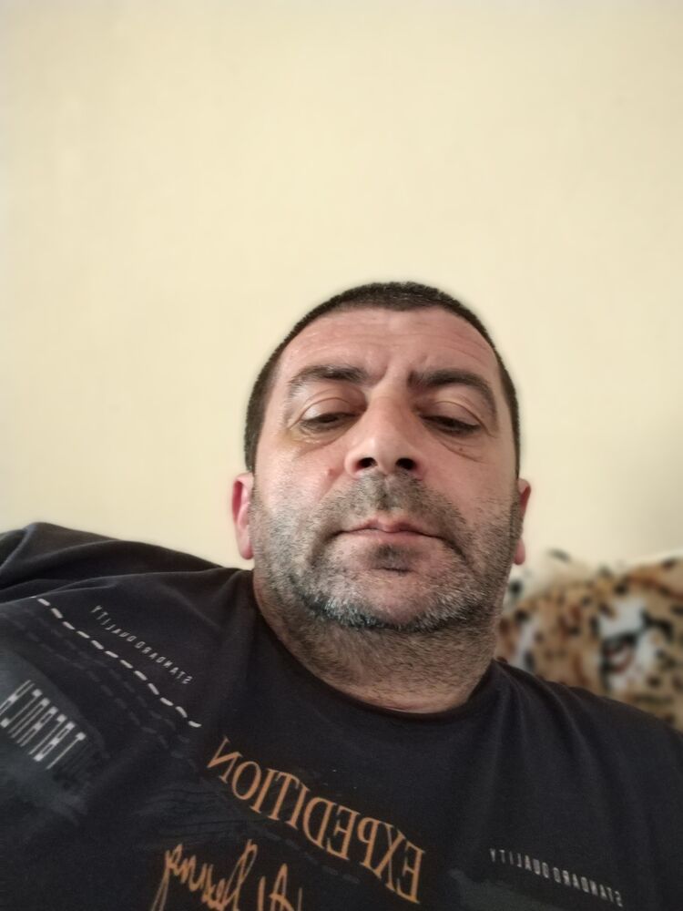  49868044  Gugo, 51 ,    