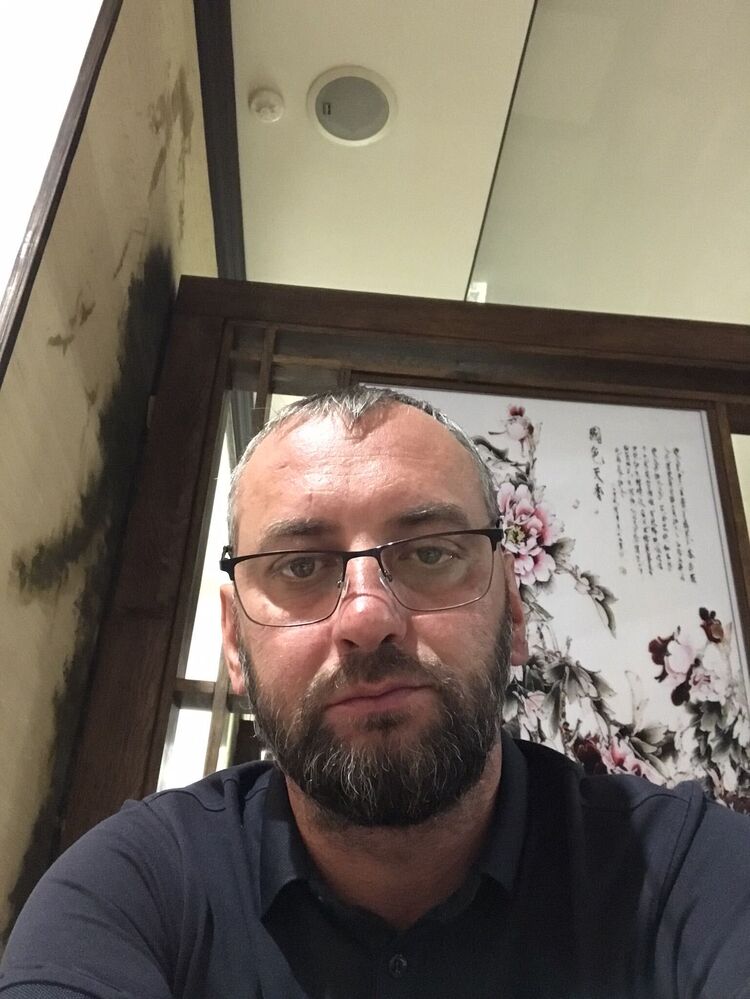  33018604  Igor, 43 ,    
