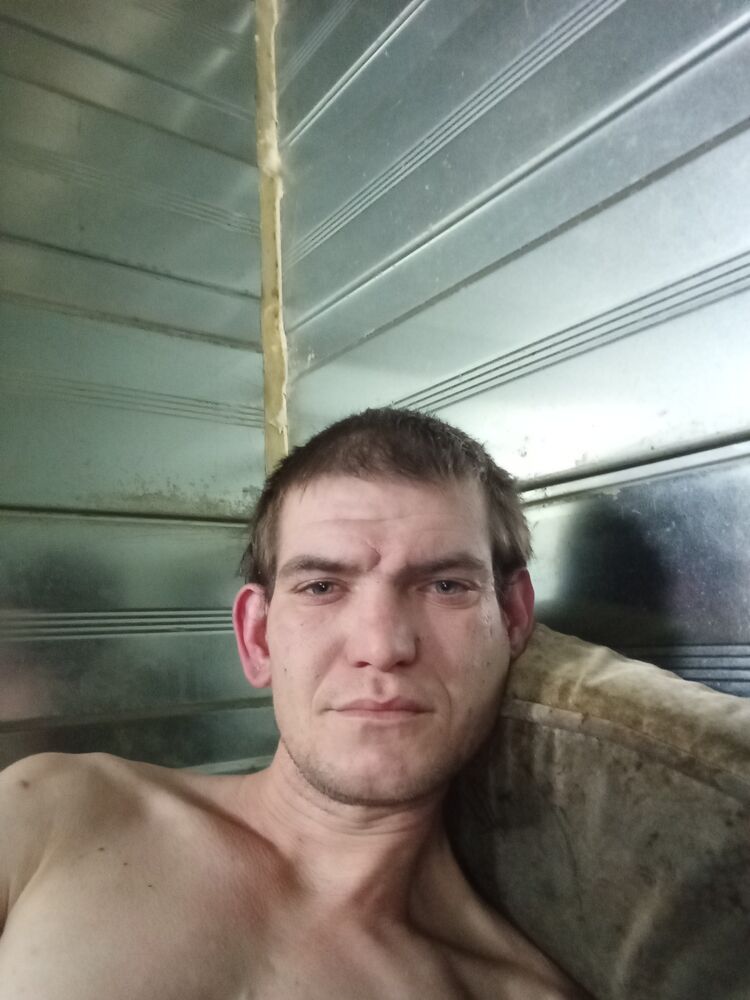  ,   Mikhail, 32 ,   ,   , c , 