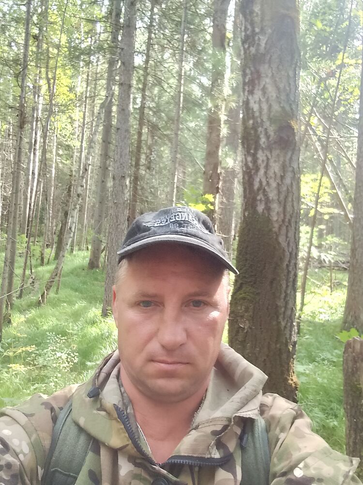  45900584  Denis, 46 ,    