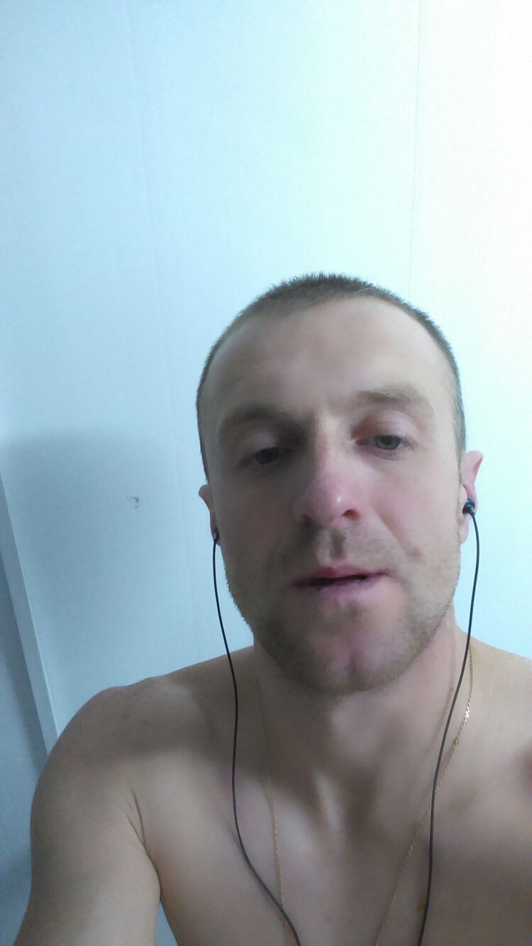 46985024  , 40 ,    