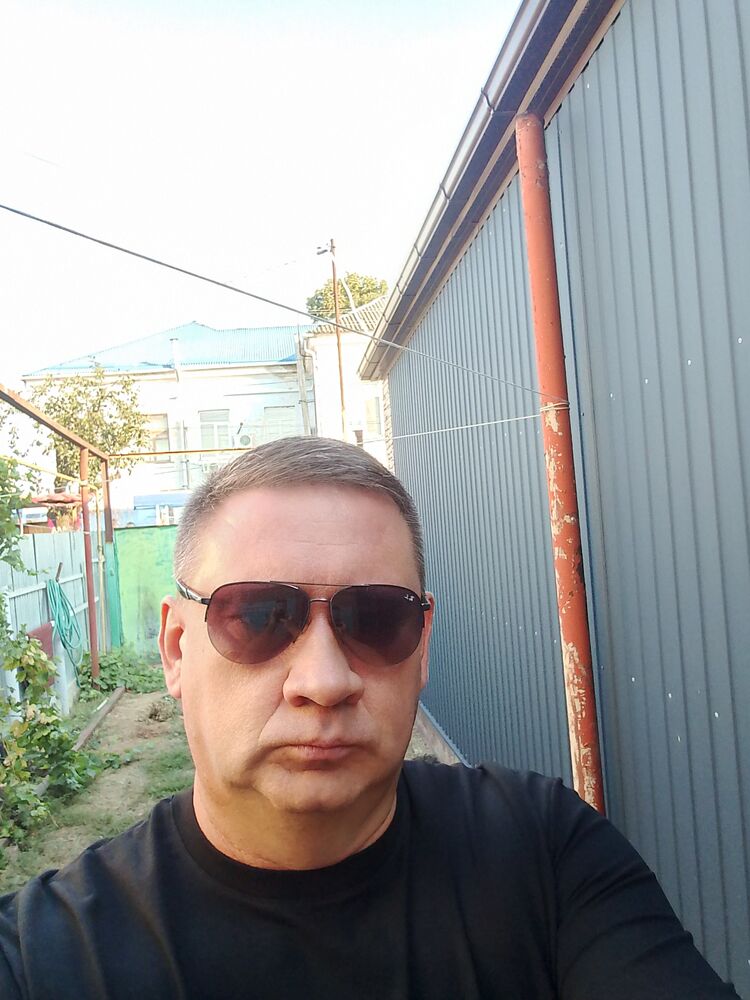  53508344  Valery, 54 ,    