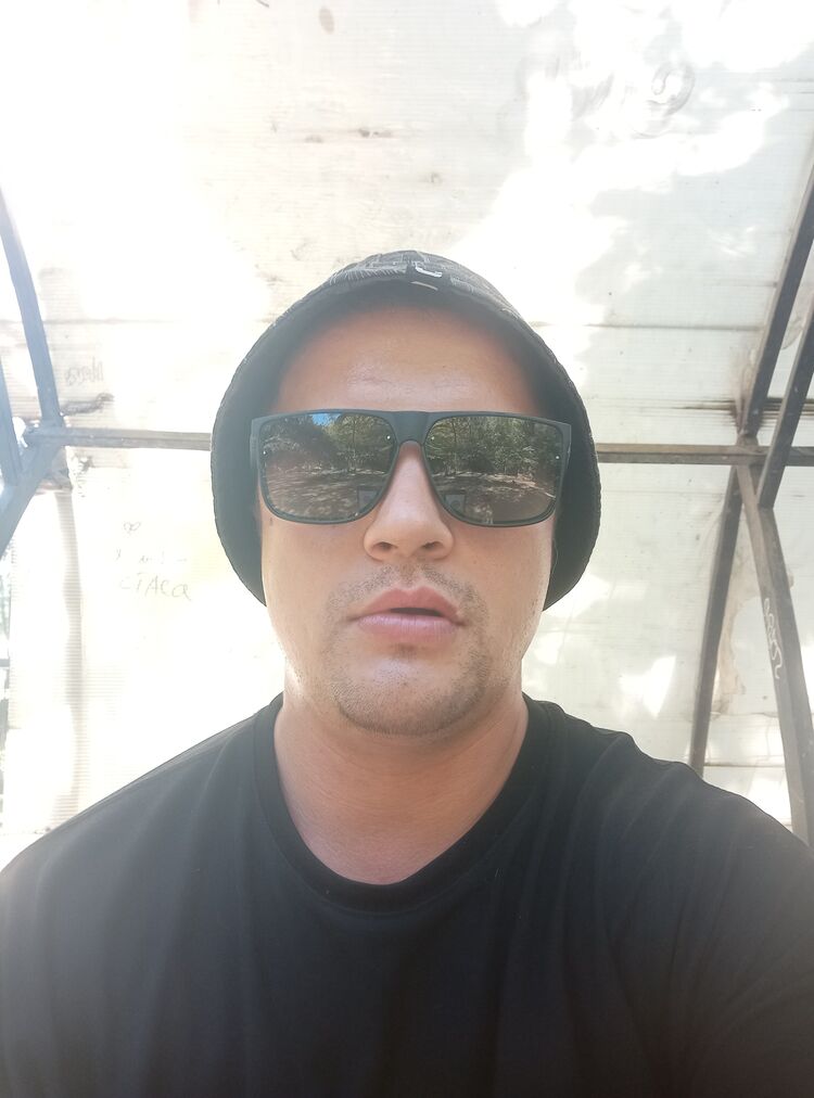  --,   Yakov, 32 ,   ,   