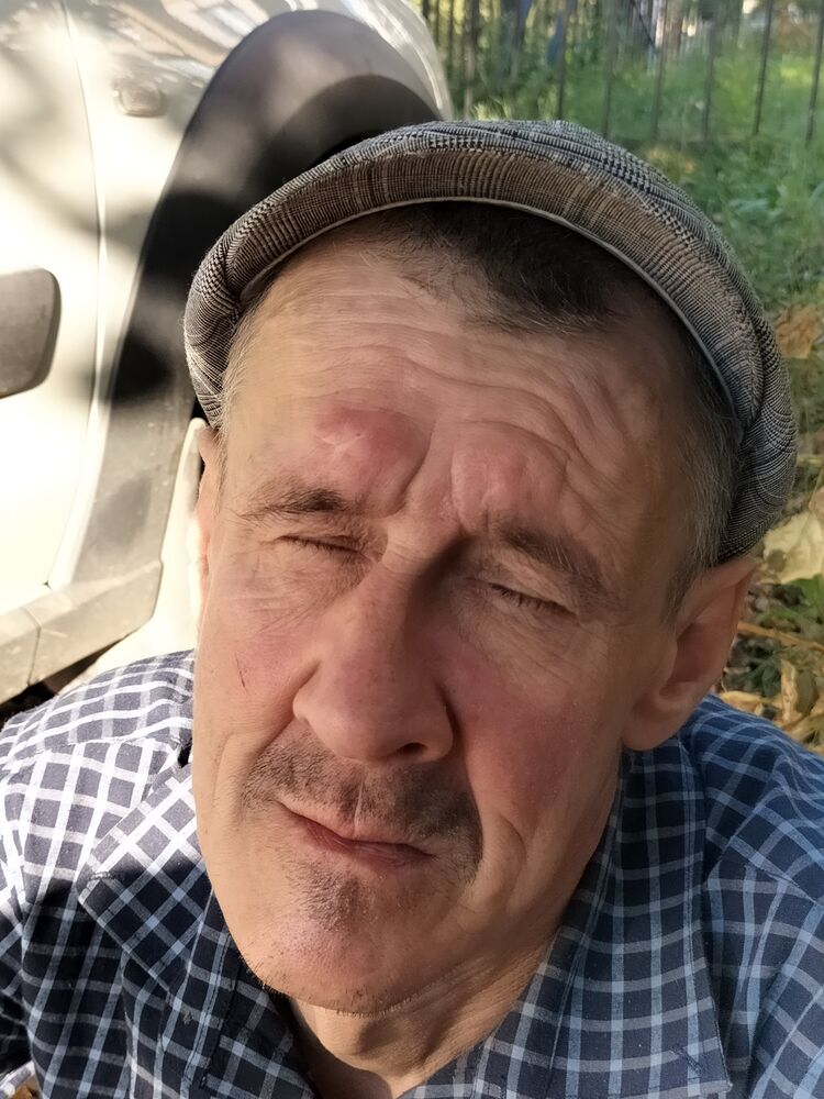  46863574  Ignat, 49 ,    