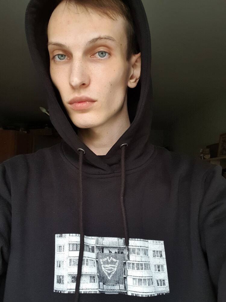  ,   Denis, 28 ,   c 