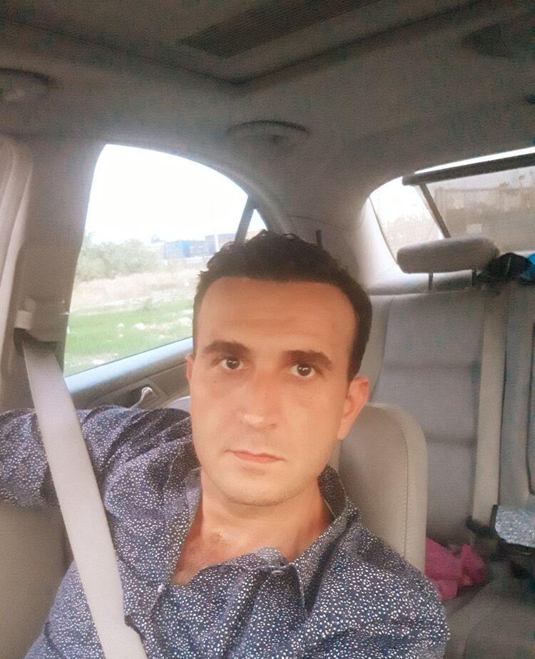  18920944  Yunus, 42 ,    