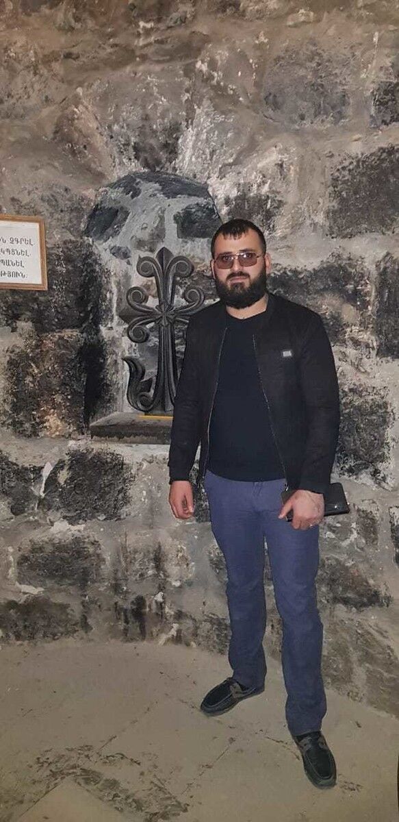  18772724  Karen, 35 ,    