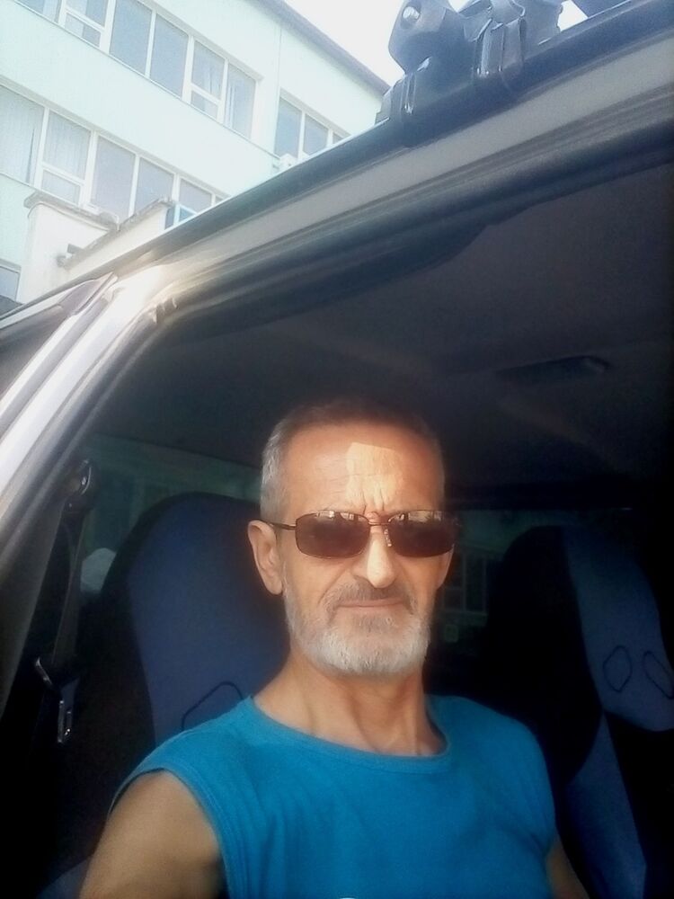  14215844  Alex, 68 ,    