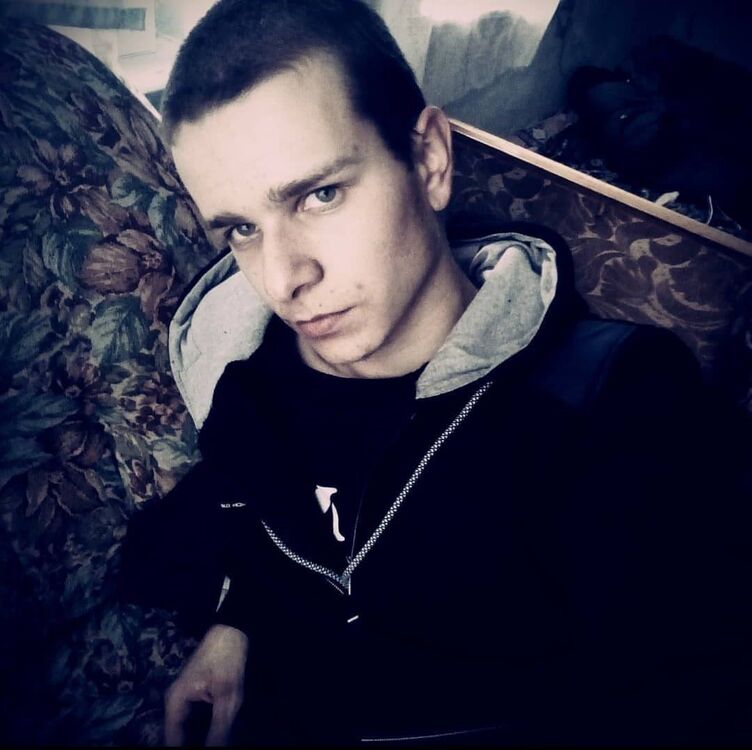  18607204  Sergej, 25 ,    