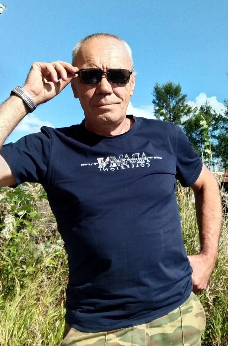  54021824  Sergei, 59 ,    
