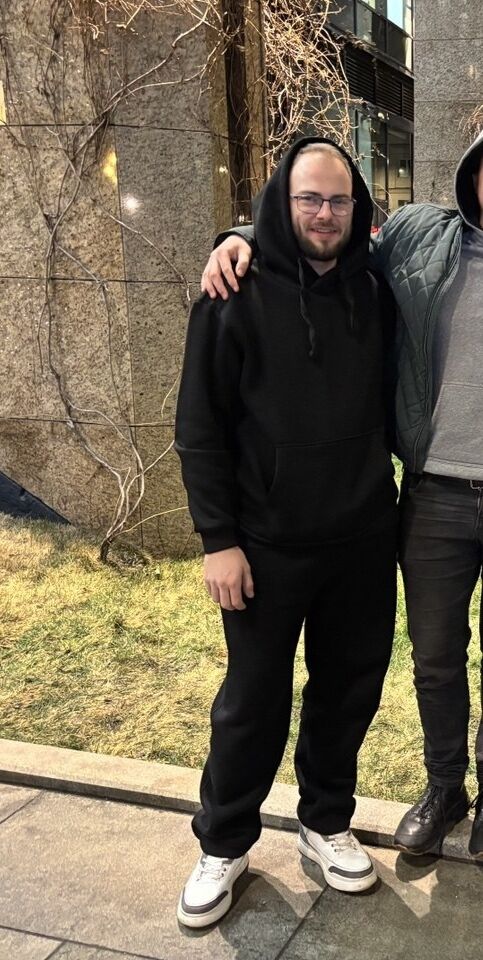  54762394  Dmitrii, 30 ,    