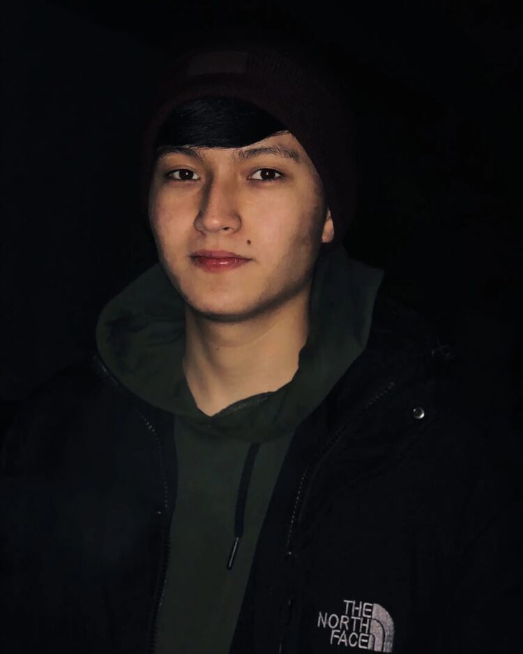  28347524  Akan, 22 ,    