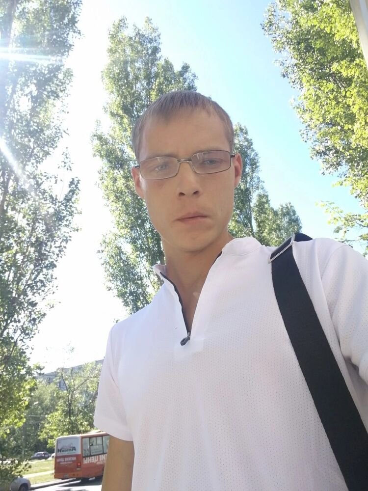  53628894  Mikhail, 33 ,    