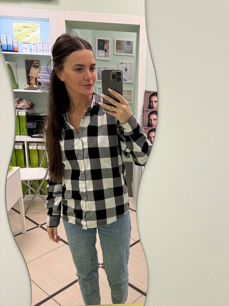  ,   Alexandra, 35 ,   ,   