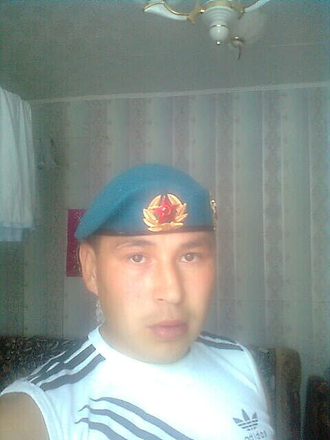  53530374  Vladimir, 37 ,    