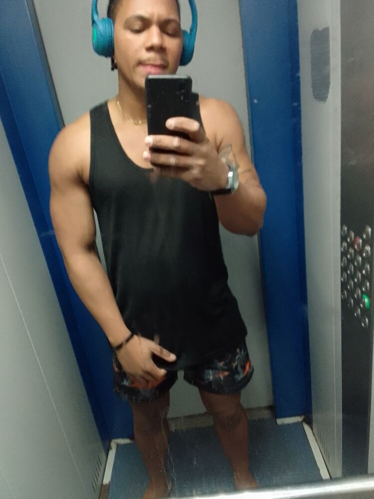  34722774  Yankiel, 27 ,    
