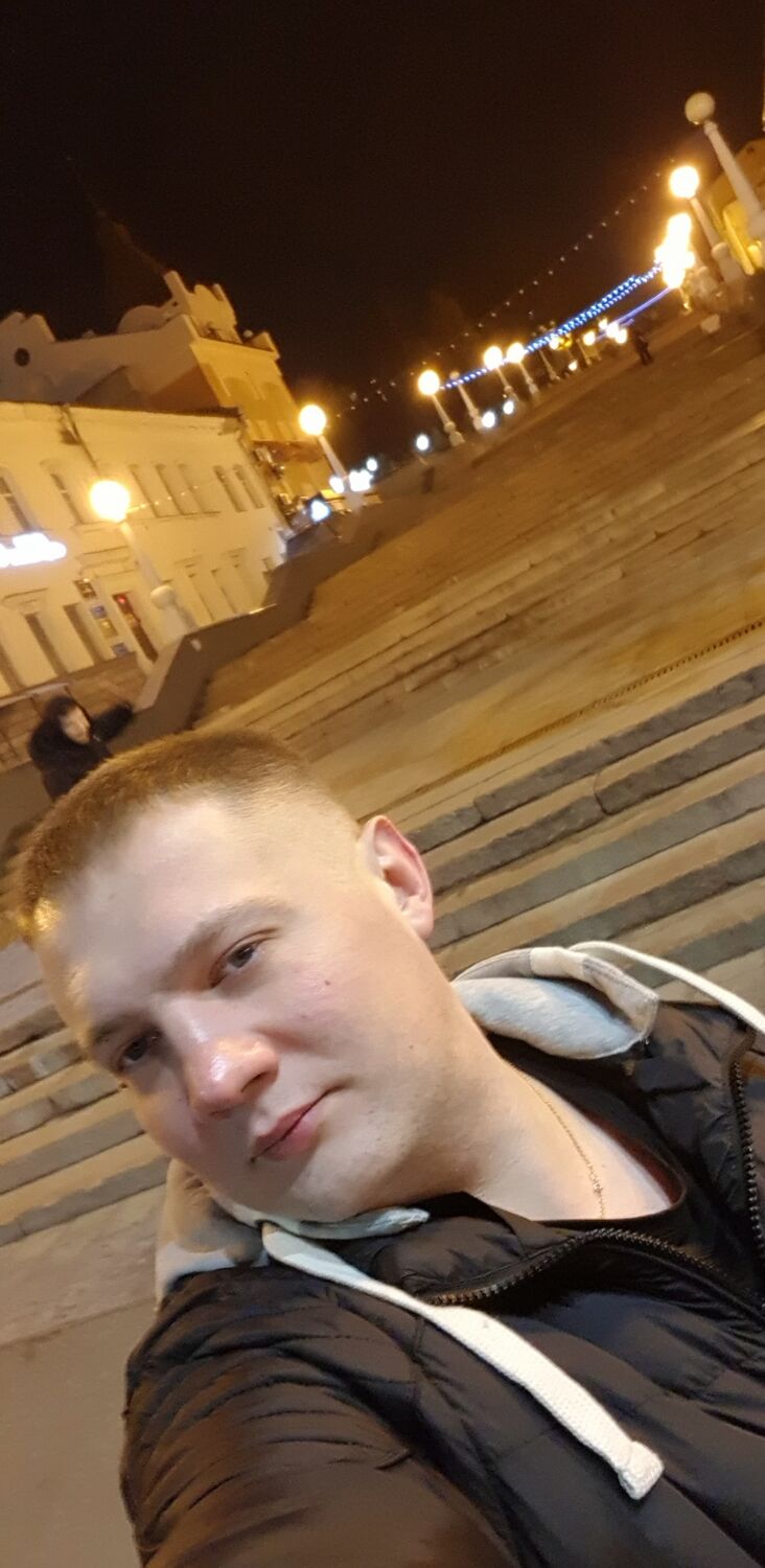  30438784  Denis, 31 ,    