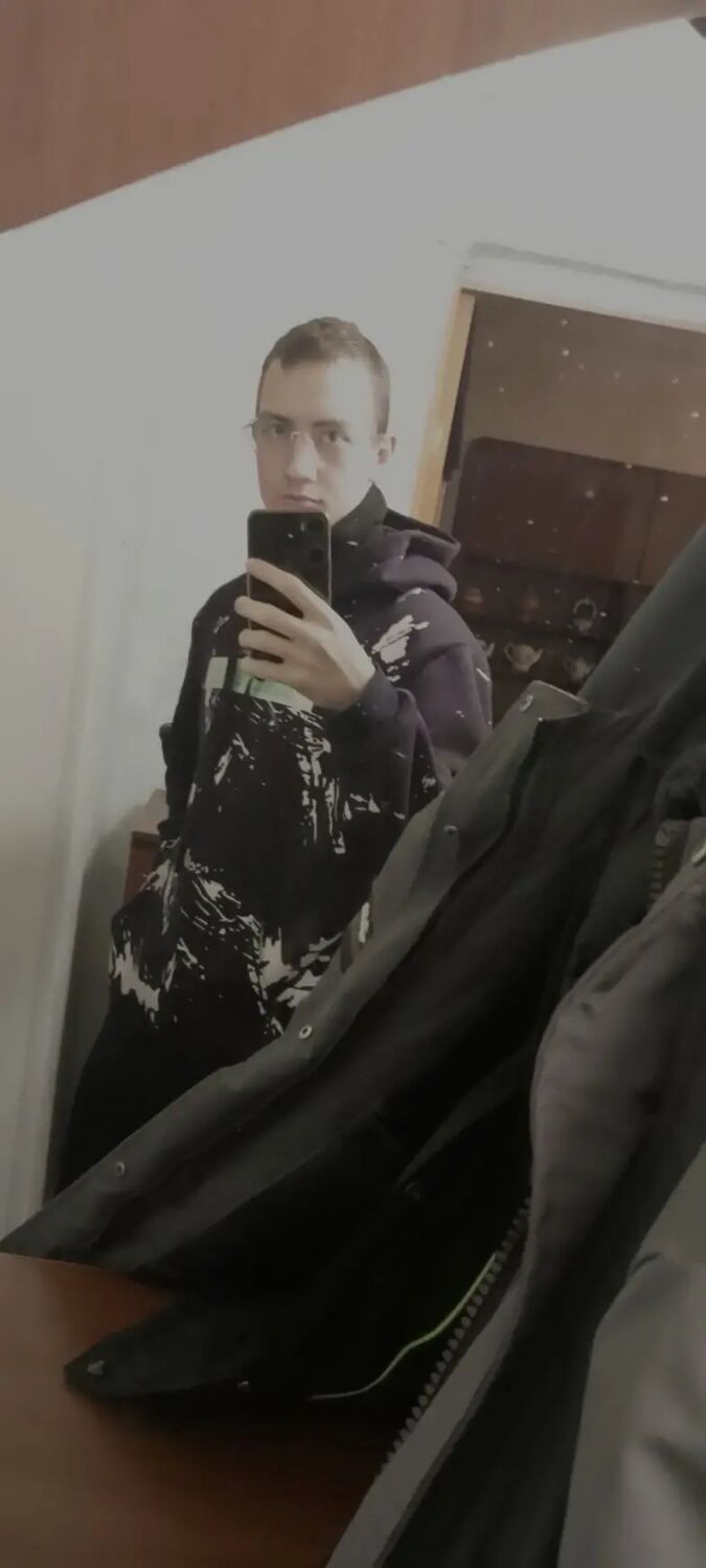  ,   Mikhail, 19 ,   ,   , c , 