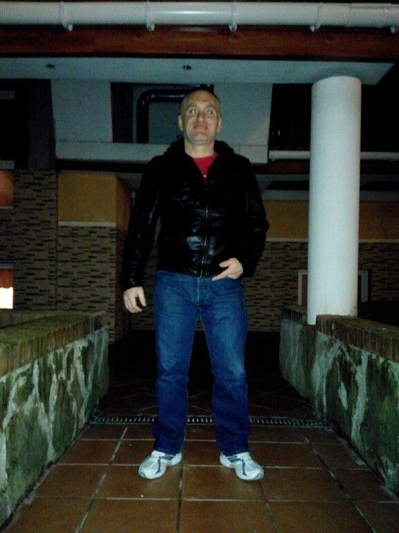  9320984  Ramaz, 55 ,    