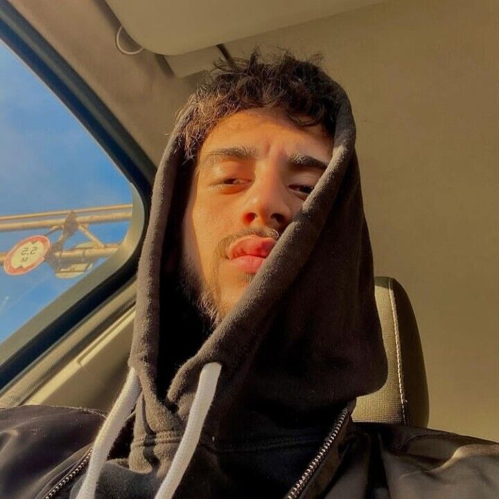  ,   Ismail, 25 ,   ,   