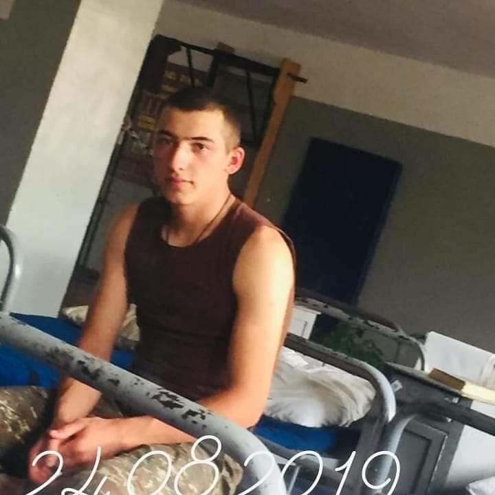  18313194  Seyran, 24 ,    