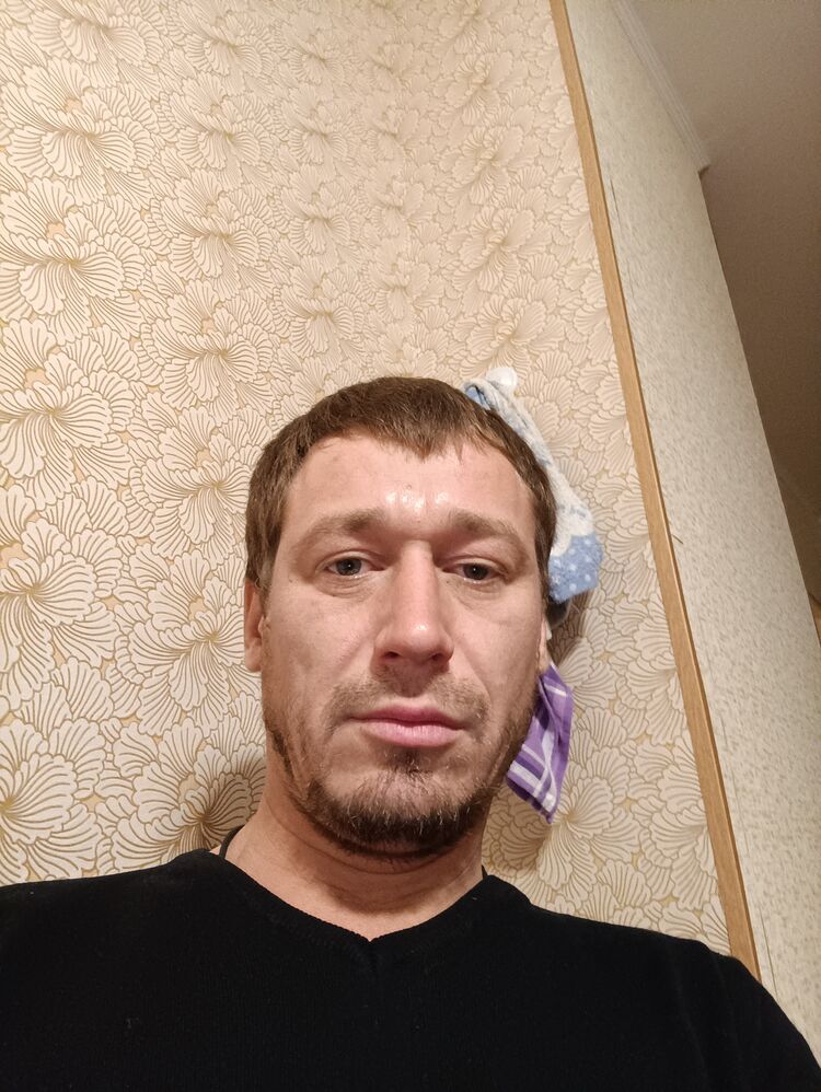  29720204  Alexander, 37 ,     