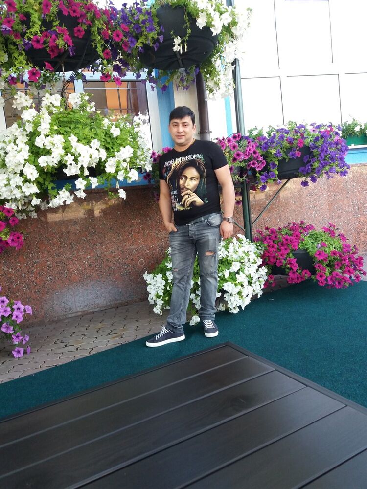  ,   David, 37 ,   
