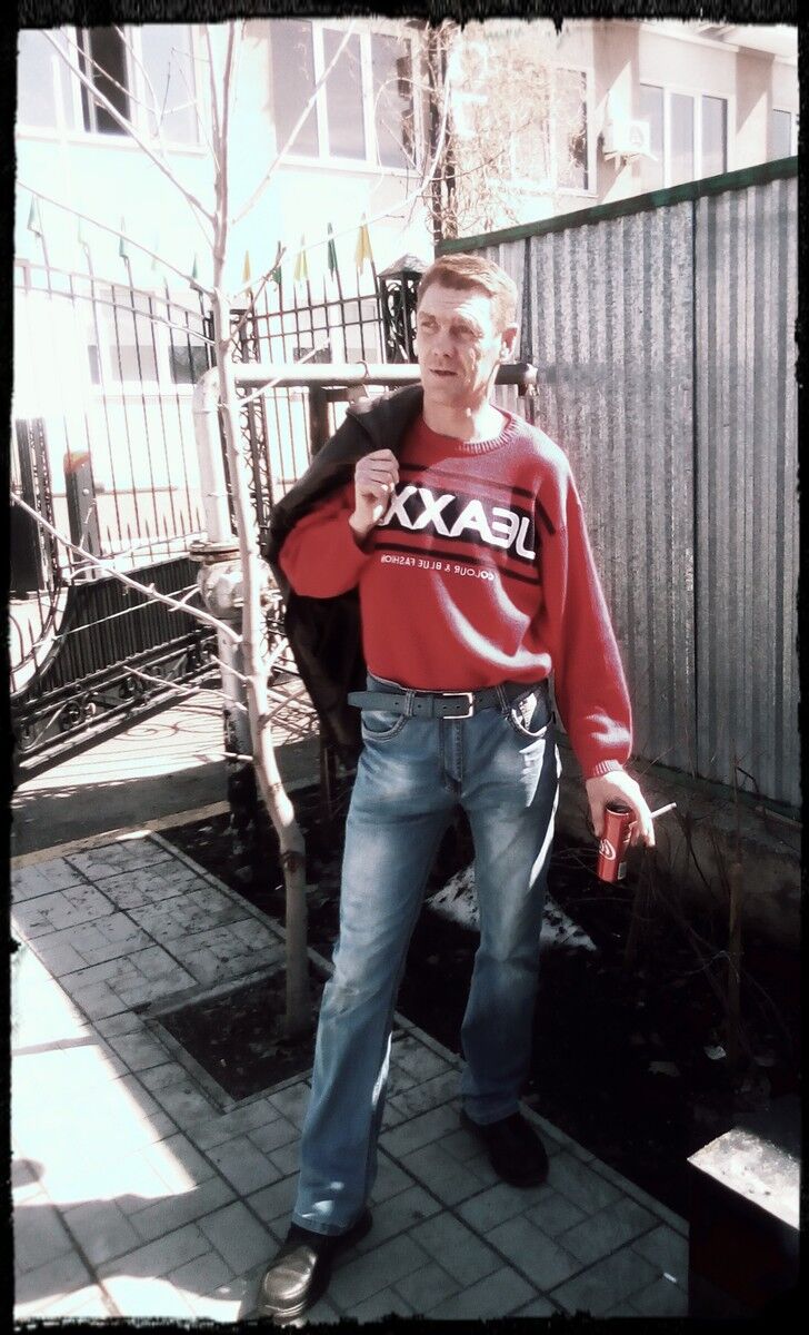  15801254  Aleksey, 51 ,    