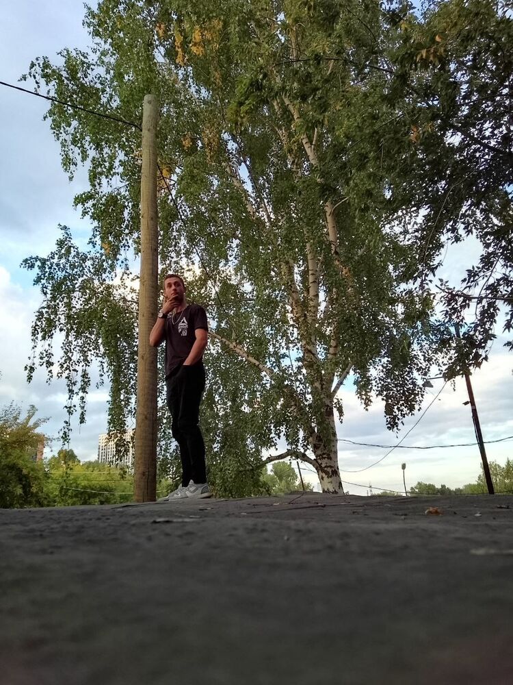  45082244  Kric, 20 ,    