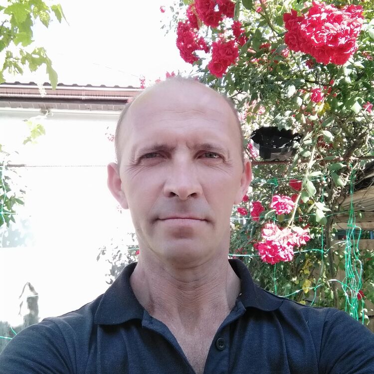  35242804  Alex, 47 ,    