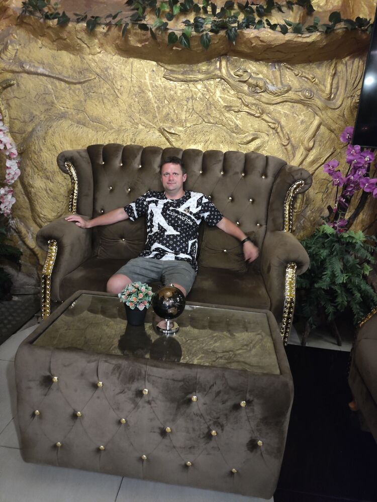  50526774  OLEG, 37 ,    