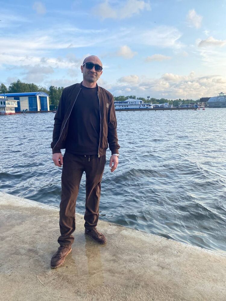  ,   Sargis, 37 ,   ,   , c , 