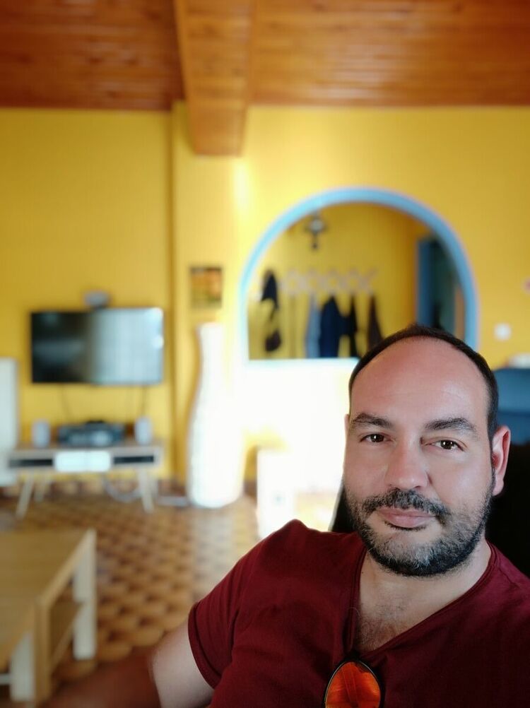  ,   Vangelis, 44 ,   ,   