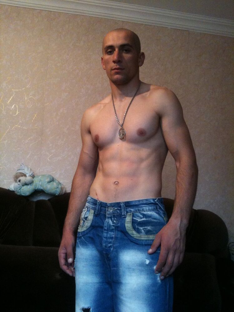  5049374  Nikush, 36 ,    