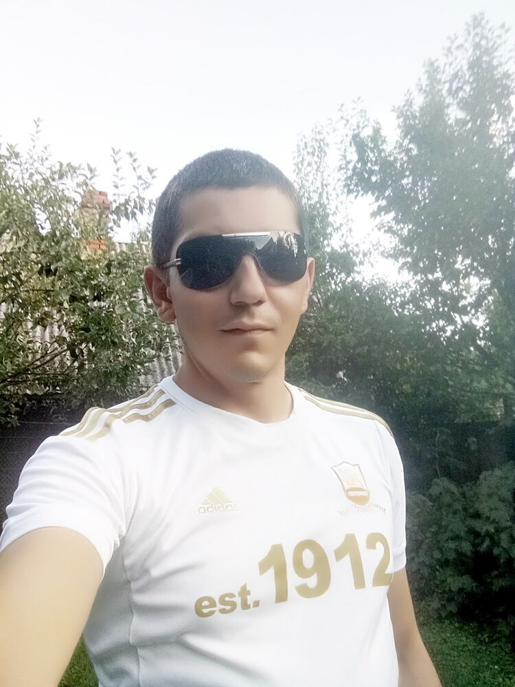  19343804  Sergei, 34 ,    