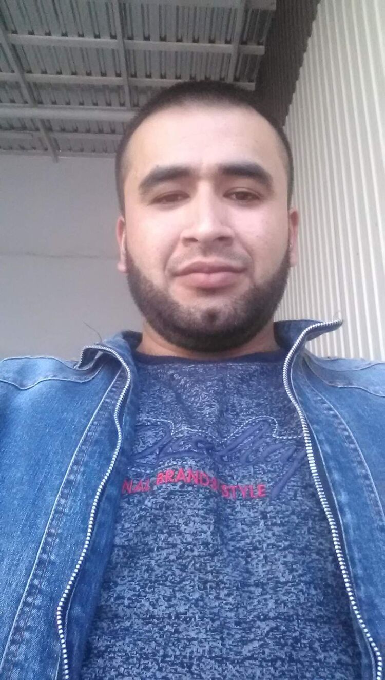  39392954  Akmal, 34 ,    Praha