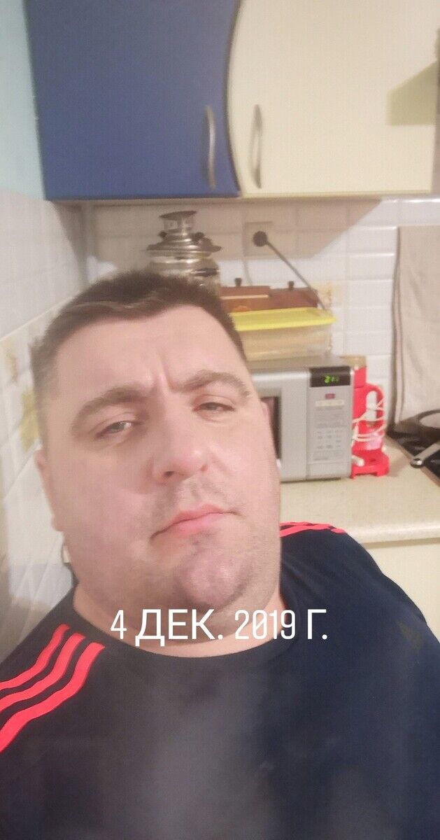  20304464  Ivan, 41 ,    