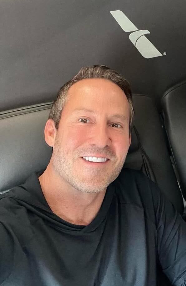  54565944  Charles, 52 ,    