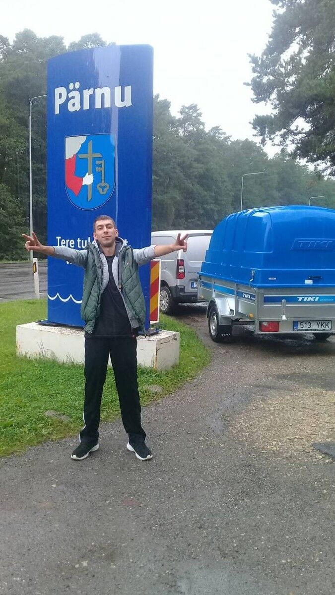  10239824  Denis, 35 ,    