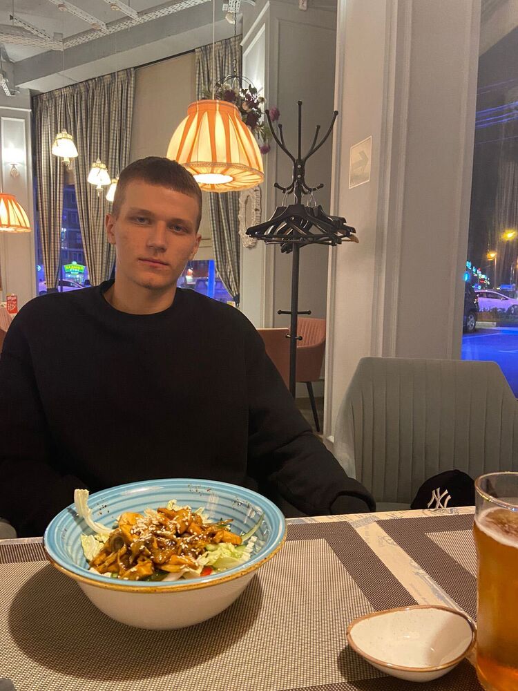  48669594  Vladimir, 23 ,    