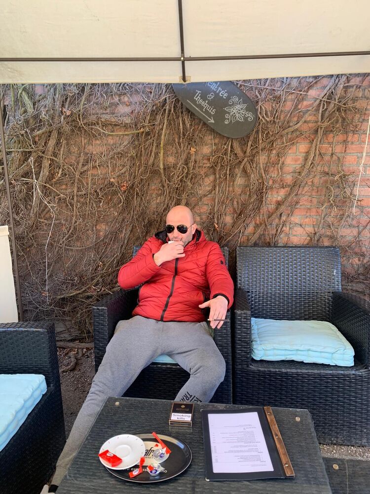  ,   Amir, 47 ,   c 
