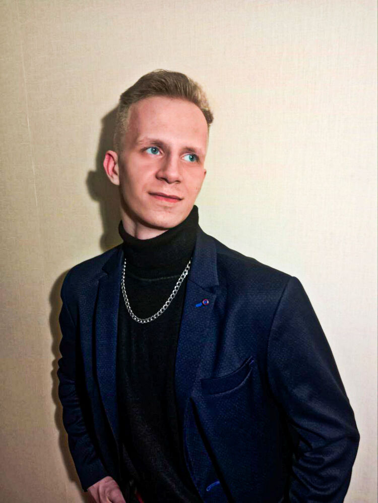  43058964  Pavel, 25 ,    