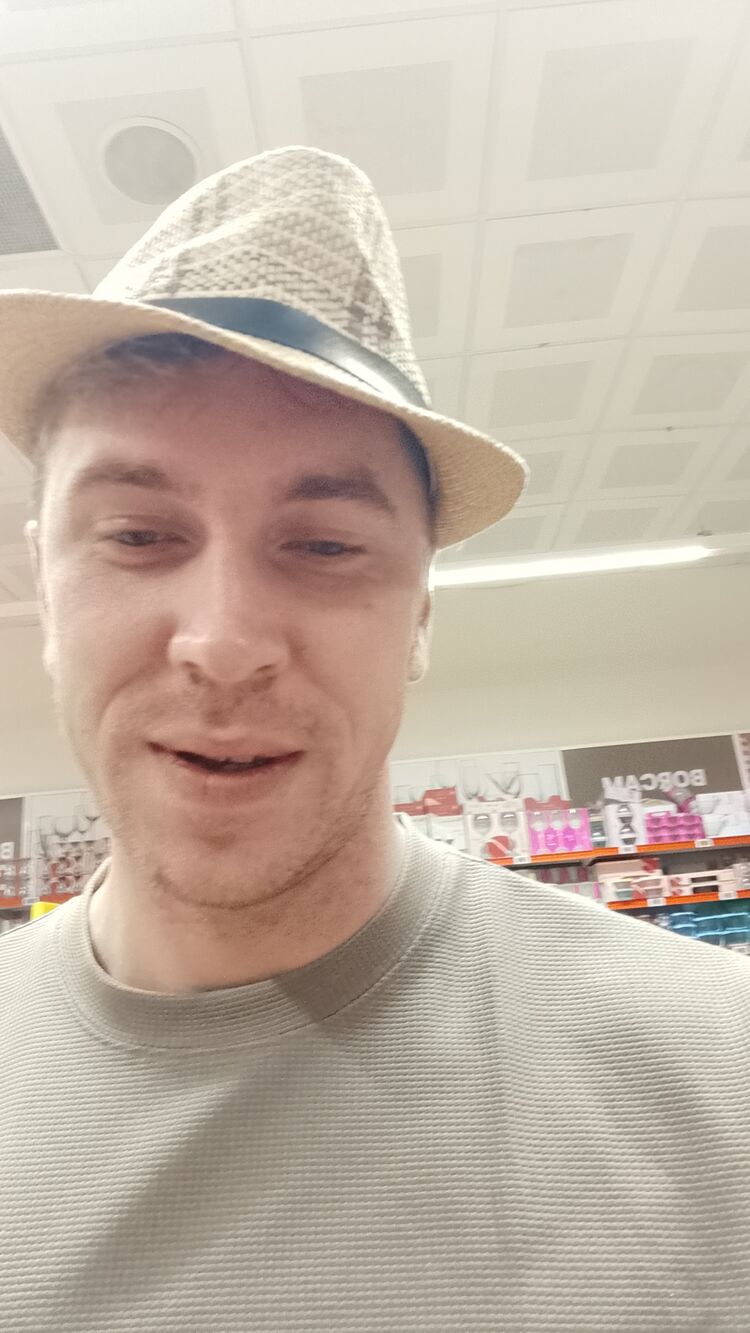  54109784  Leonid, 32 ,    