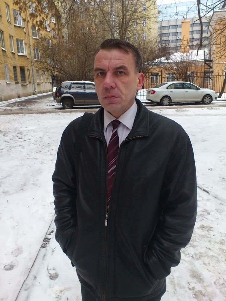  8898404  , 53 ,    -