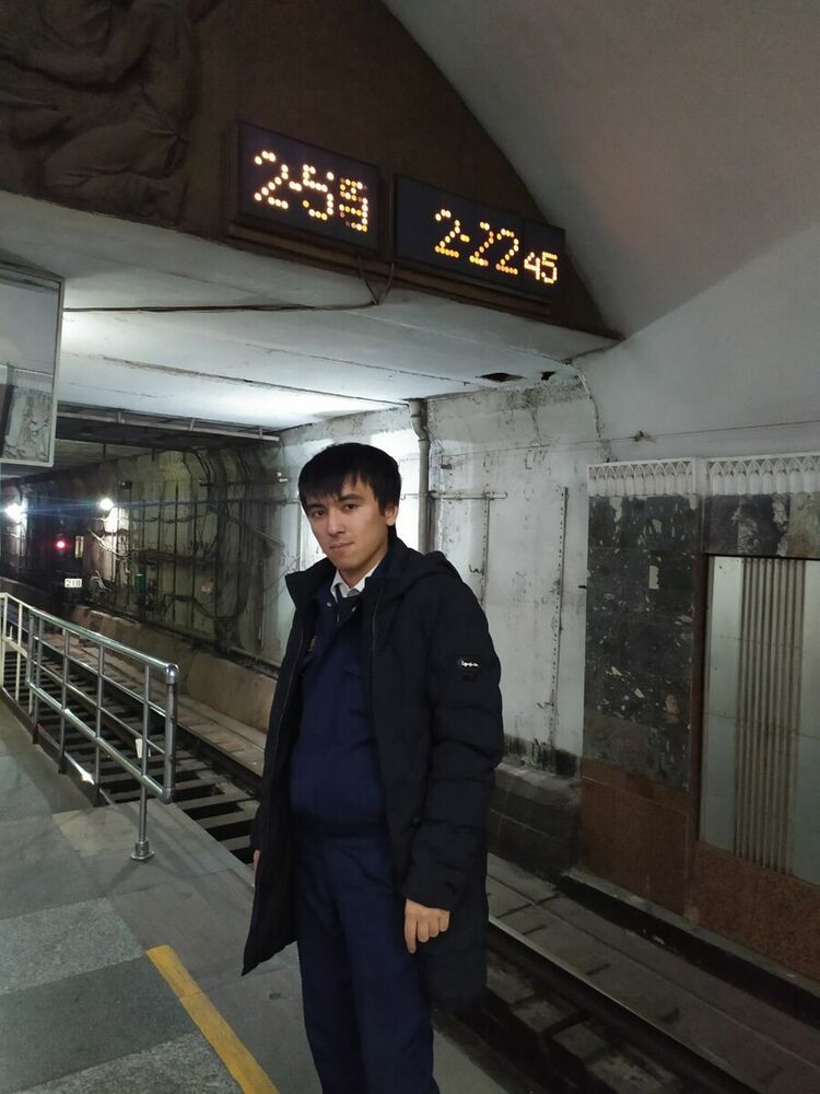  21658994  Farrux, 32 ,    