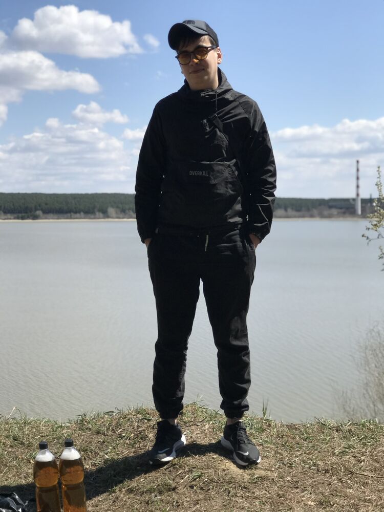  28309614  Sergei, 31 ,    