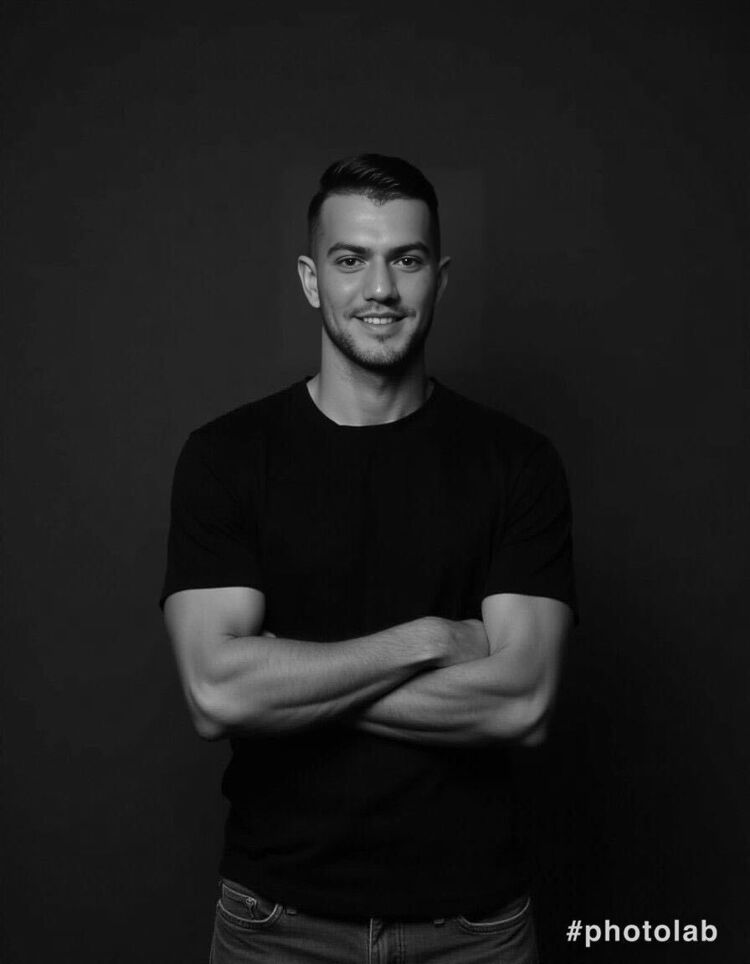  53952424  Ercan, 32 ,    